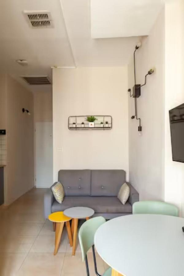 Ourplace Nachalat Binyamin Tel Aviv Exteriör bild