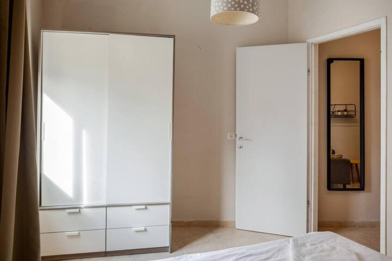 Ourplace Nachalat Binyamin Tel Aviv Exteriör bild